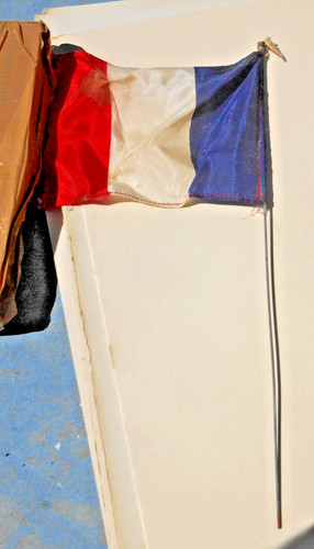 Petit drapeau francais ancien - drapeau,